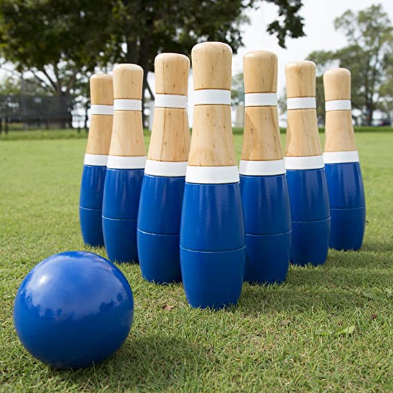 Backyard Lawn Bowling Game